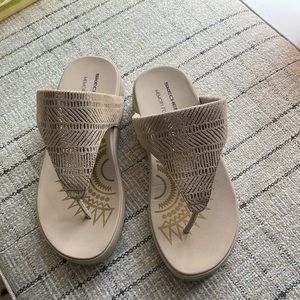 NWT Skechers Memory Foam Sandals